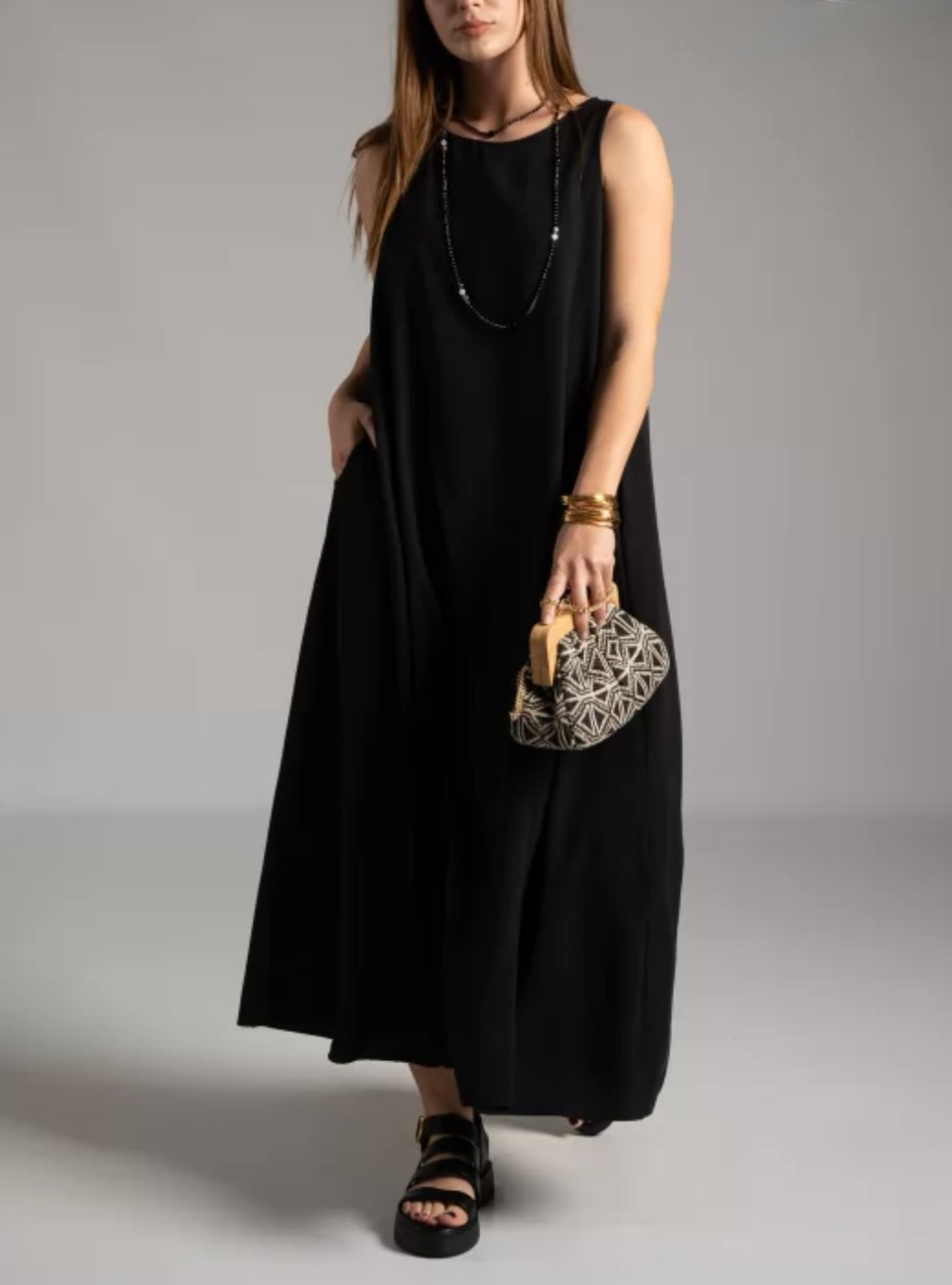 Black & Ivory Geometric Clutch Bag With Wooden Frame & Gold Chain-Kassandra